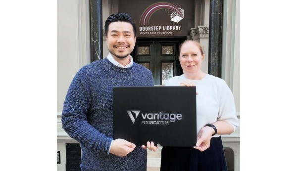 Nadace Vantage Foundation podpoří ve spolupráci s Doorstep Library gramotnost v rodinách ze znevýhodněných oblastí Spojeného království