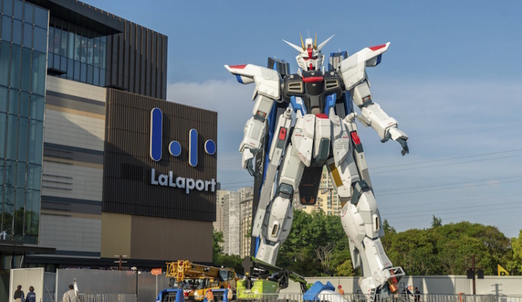 Do Ósaky se přesune obří robot z Jokohamy