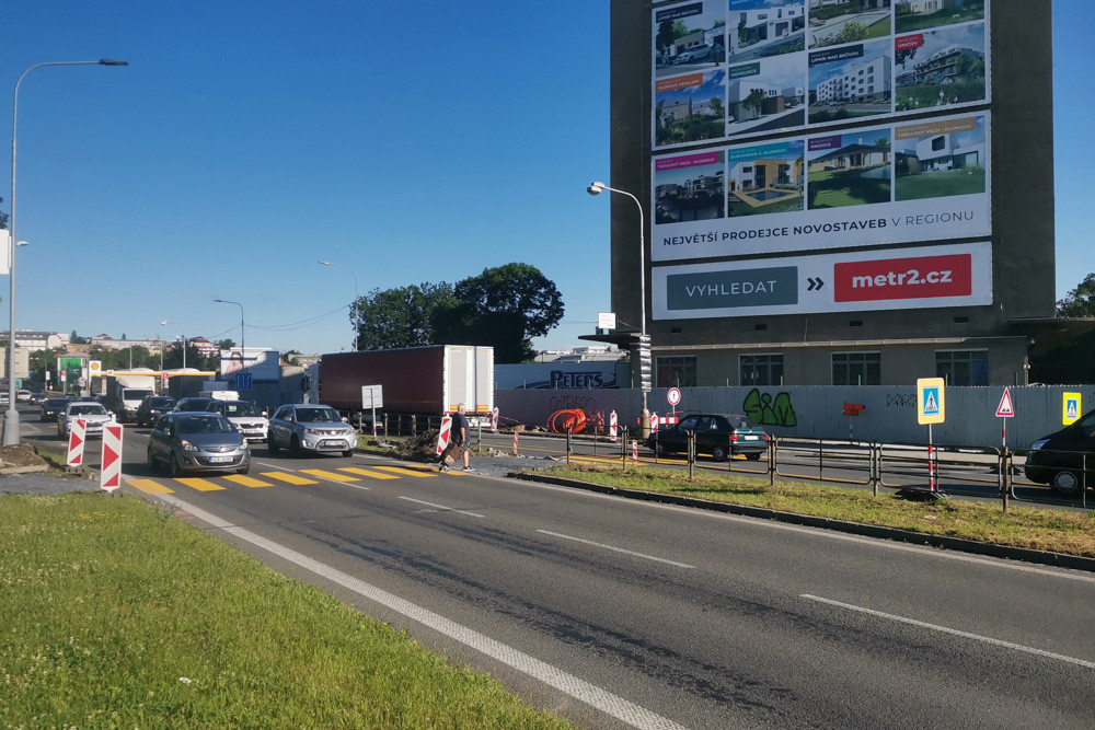 Provizorní přechod na Velkomoravské ulici v Olomouci