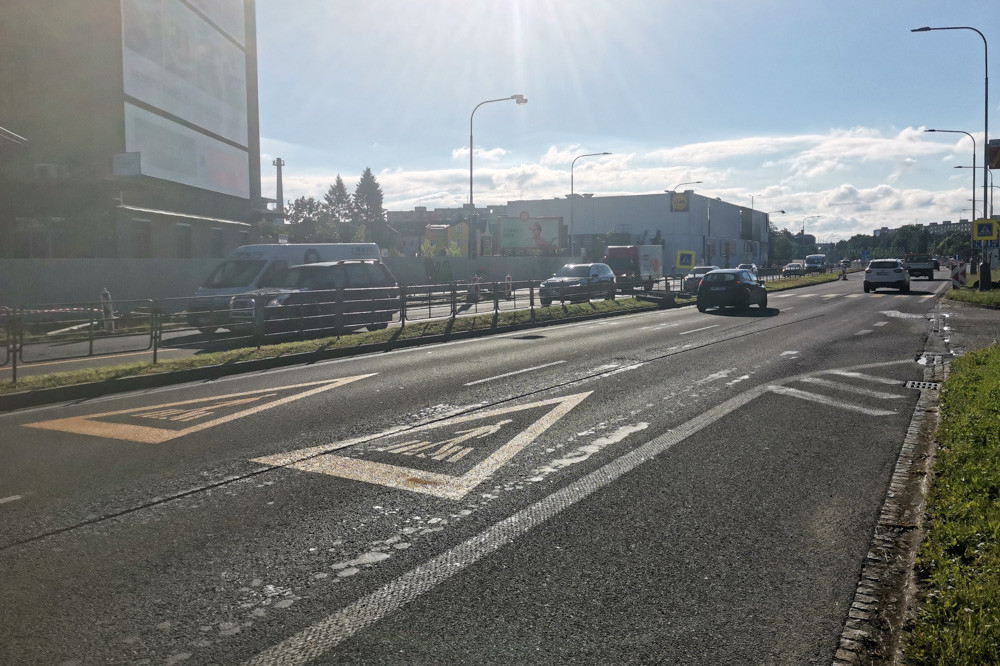 Provizorní přechod na průtahu Olomoucí zaskočil řidiče i chodce. Obrovské riziko, míní koordinátor BESIPu