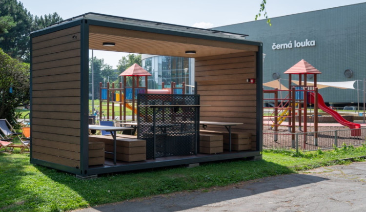 HSF System postavilo v Ostravě inovativní venkovní coworkingové centrum