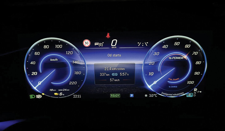 Statistiky z EQB od Milan Král po testovací jízdě na trase České Budějovice – Praha a zpět: „Reálně jsem místo původních 376 km na jedno dobití ujel asi 330 km, ale je pravdou, že jsem testoval se vším všudy.‘‘