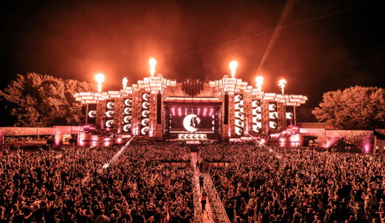 Taneční hudba odehnala mraky. V Ostravě začal 10. ročník festivalu Beats for Love