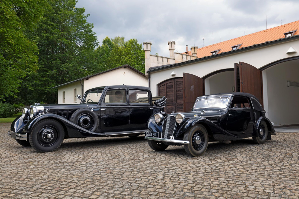 FOTO: Všechny prezidentské vozy. Petr Pavel zahájil v Lánech unikátní výstavu