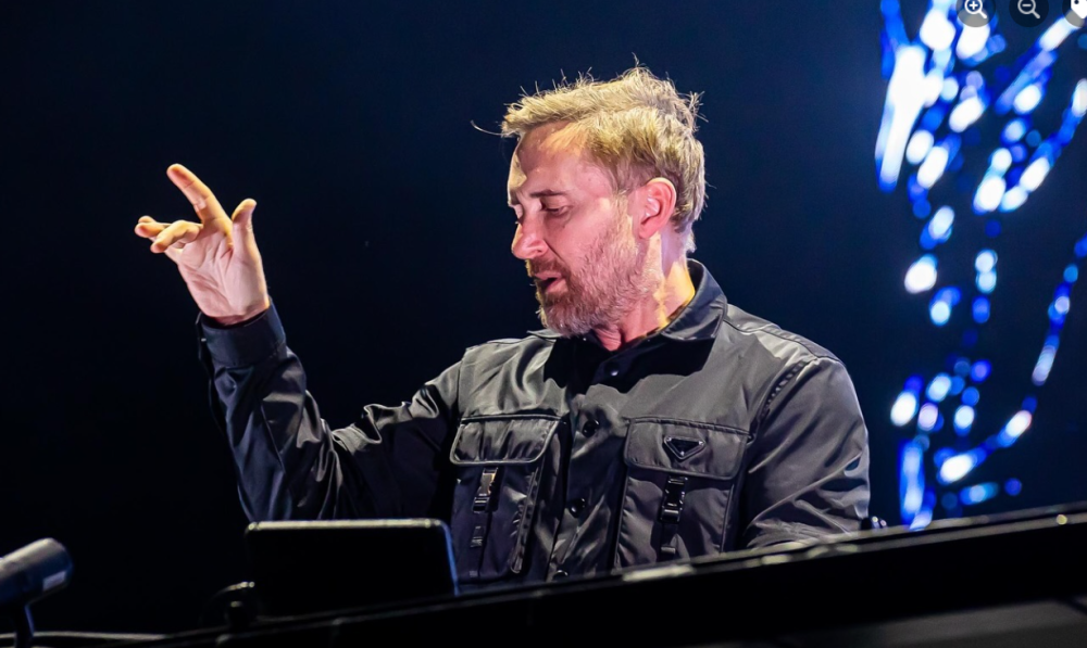 Poslední den ostravského Beats for Love si nenechalo ujít rekordních 50 tisíc lidí. Přilákal je DJ David Guetta