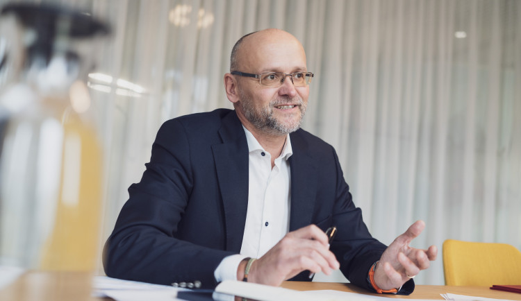 EUC koupila Advantis Medical a posiluje svou vedoucí pozici na trhu domácí zdravotní péče.