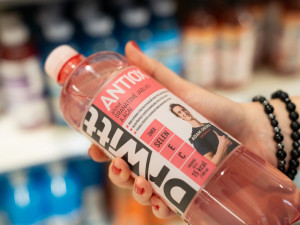 Češi objevili kouzlo funkčních vod s vitamíny a minerály. Tesco významně rozšířilo nabídku