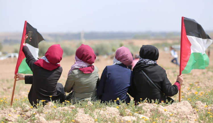 Postoj Čechů k většině zemí je stabilní, pohoršily si Ukrajina a Palestina.