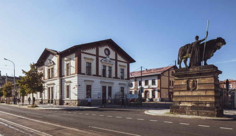 Probíhající rekonstrukce a úpravy hal v Holešovické tržnici