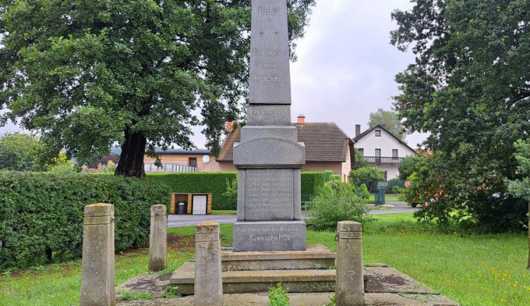 Město Dvůr Králové nad Labem plánuje obnovu vojenského pomníku ve Zboží