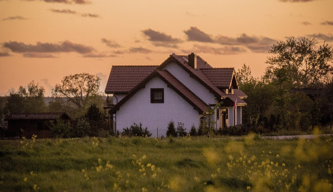 Jak zabezpečit dům před dovolenou? Nedávejte zlodějům zbytečné informace