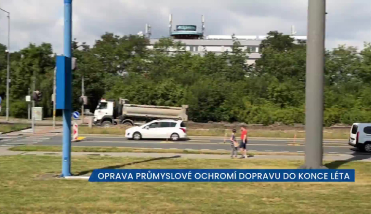 Oprava Průmyslové ochromí dopravu do konce léta, počítejte se zdržením