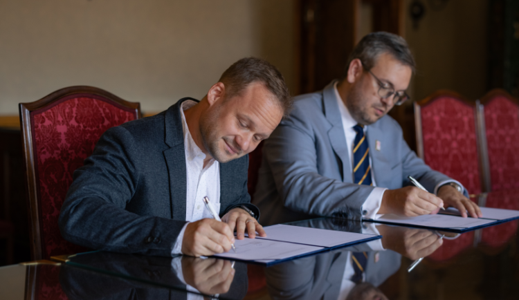 Na vysokoškolské reprezentaci v Japonsku se bude podílet DZS