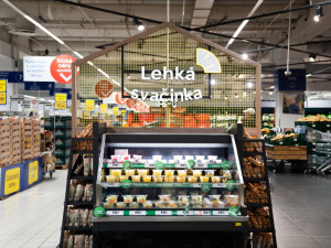 Tesco představuje "Lehké svačinky" s čerstvým ovocem. Na léto ideál