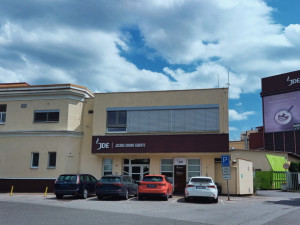 Jacobs Douwe Egberts vsází v Česku na biopalivo HVO, uhlíková stopa se snížila o 90 %