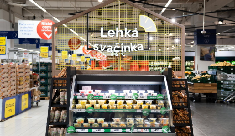 Tesco představuje "Lehké svačinky" s čerstvým ovocem. Na léto ideál