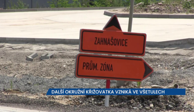 V Holešově vzniká další okružní křižovatka v místní části Všetuly