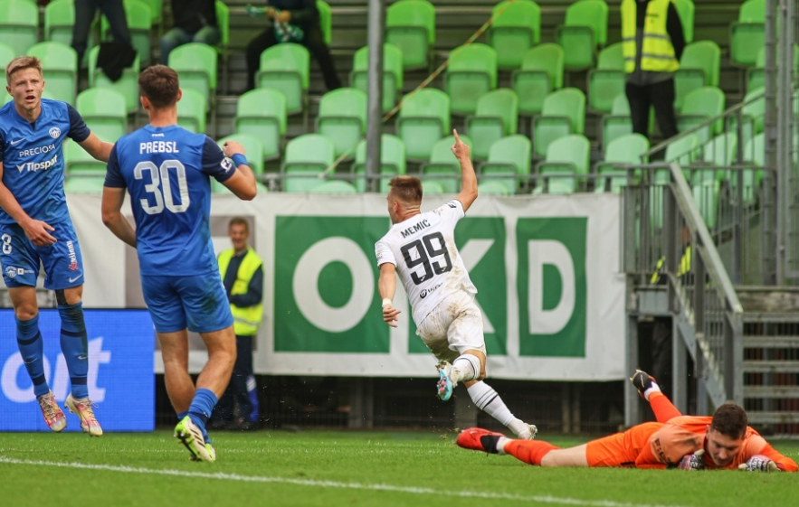 Fotbalisté Liberce v soutěžní premiéře pod Kováčem porazili Karvinou 3:1