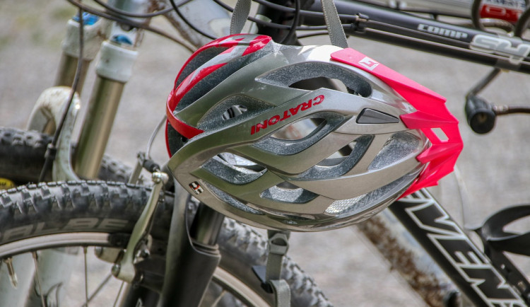 Přes polovinu úrazů na kole se stane během léta. Některé končí tragicky