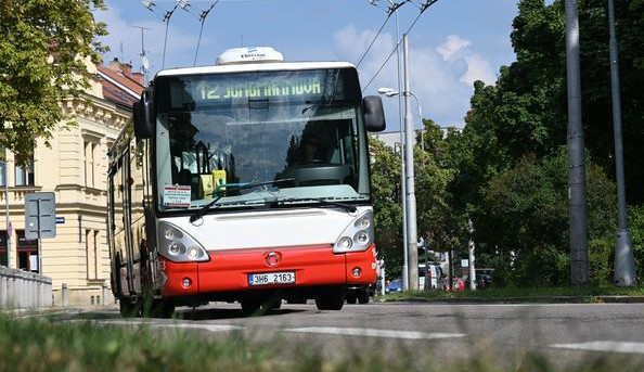 PŘEHLEDNĚ: Jak se dostat na koncert Eda Sheerana MHD? Fanoušci jedou zdarma