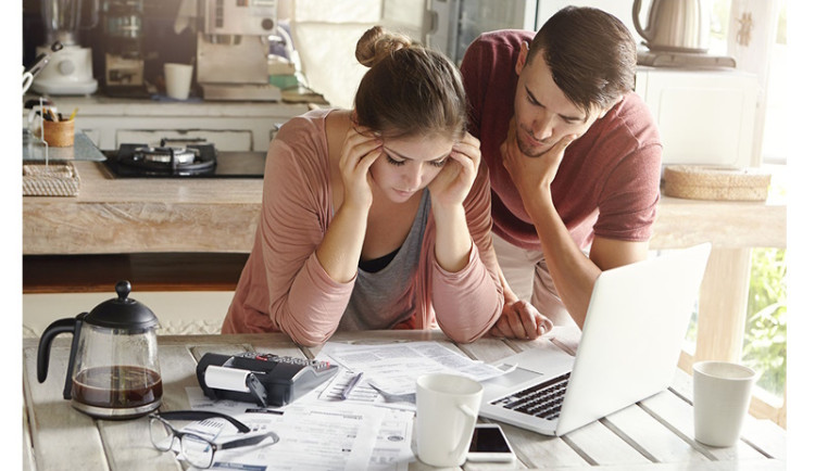 To, že dluh nemůže růst donekonečna, všichni vědí, všichni se ale tváří, že to nevadí. Není plán B a ochota šetřit také ne