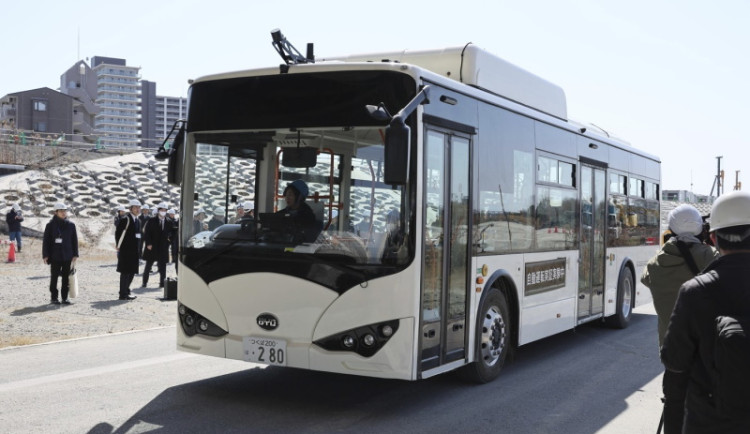 Dopravce intenzívně testuje automatizované elektrobusy pro Ósaku a její okolí