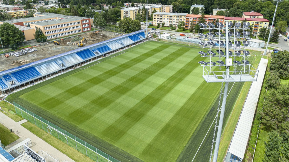 Za pět minut dvanáct, opravený prostějovský stadion má licenci. Fotbalisté dnes odehrají první domácí zápas