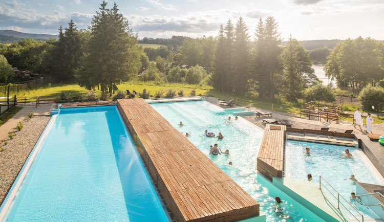 Wellness Hotel Frymburk láká na letní odpočinek a zábavu za akční cenu.
