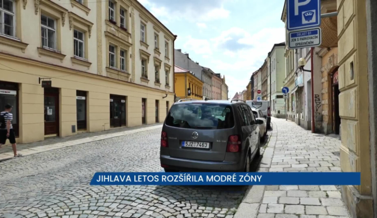 Jihlava rozšířila modré zóny, parkování ve městě by mělo být jednodušší a bezpečnější