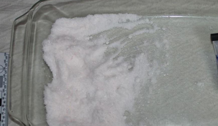 Žena v Třebíči ve velkém vyráběla a prodávala pervitin, hrozí jí až deset let za mřížemi