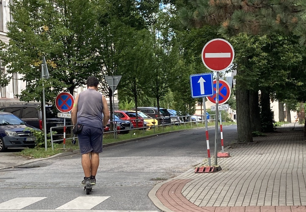 Jaká jednosměrka platí? Značení objížďky v Liberci může mást