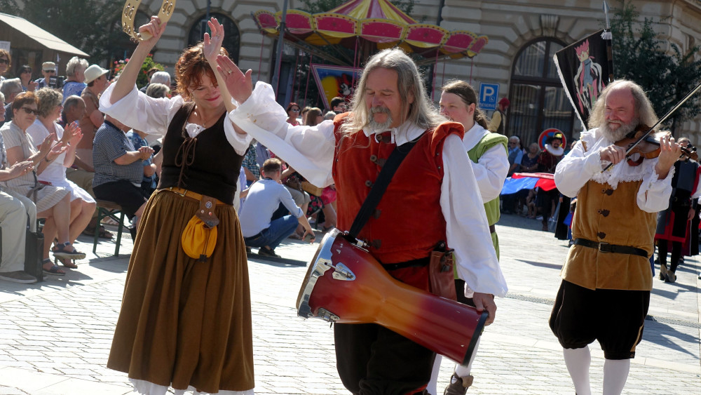 Až do neděle Přerov ovládnou svatovavřinecké hody. Vystoupí třináct kapel, chybět nebude průvod a jarmark