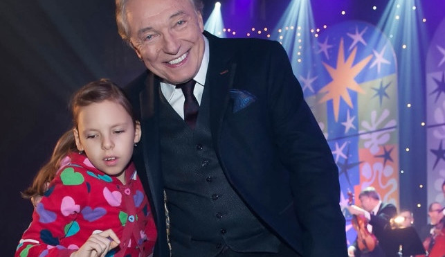 Rodina autistické Lindy shání peníze na novou harfu. Bez ní nemůže na konzervatoř