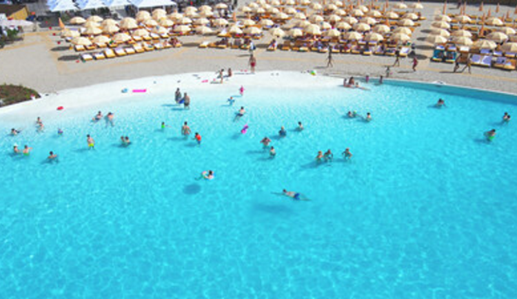 Crystal Lagoons přináší plážový život do Bukurešti