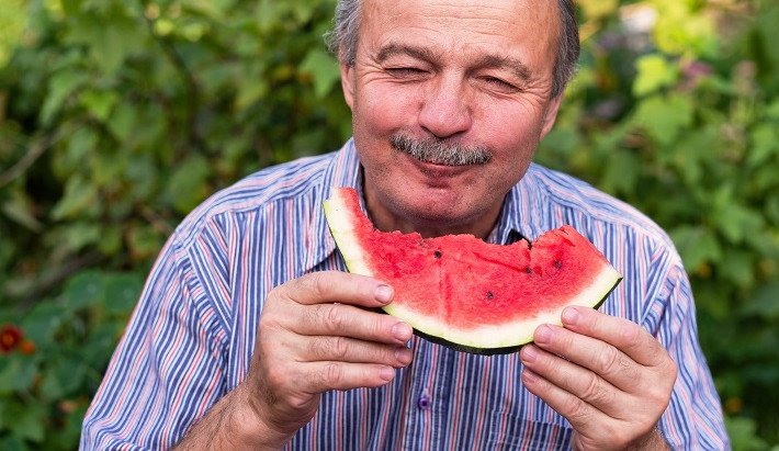 Muž z Jižní Moravy oslavil výhru Superjackpot Sportky ve výši téměř 128 milionů netradičně. Zdroj: Envato Elements. Fotografie je pouze ilustrační a nezobrazuje skutečného výherce.