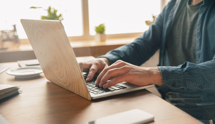 Jaké výhody přinese přechod na elektronický docházkový systém?