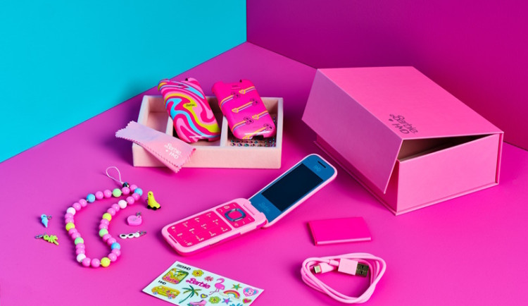  NOVÝ BARBIE™ TELEFON SNŮ JE TADY