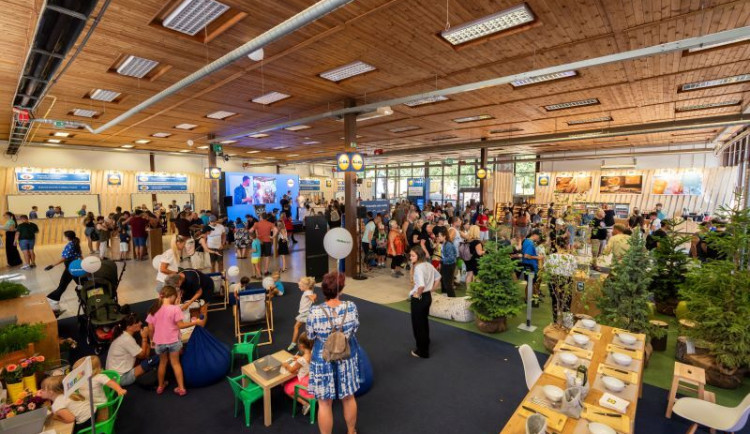 Lidl na Zemi živitelce: Kuchařská show a kolo štěstí přilákalo davy lidí