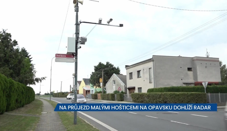 Na průjezd Malými Hošticemi na Opavsku od srpna nově dohlíží radar