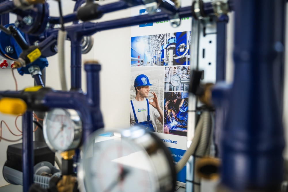 Žáci elektrotechnického učiliště mají nové výukové středisko u největšího dodavatele tepla na západě Čech