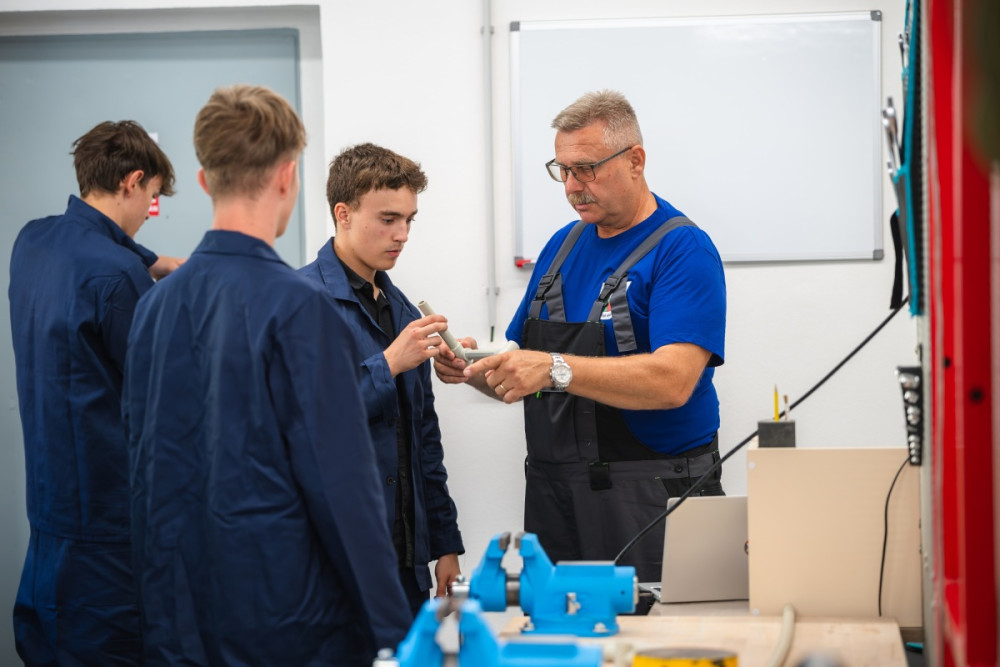 Žáci elektrotechnického učiliště mají nové výukové středisko u největšího dodavatele tepla na západě Čech