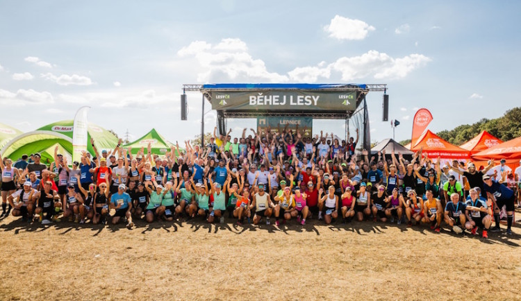 Velkolepé lesní finále v Lednici přivítalo 2462 běžců, kteří obstáli v horkém počasí. Proběhlo ocenění nejlepších i žádost o ruku
