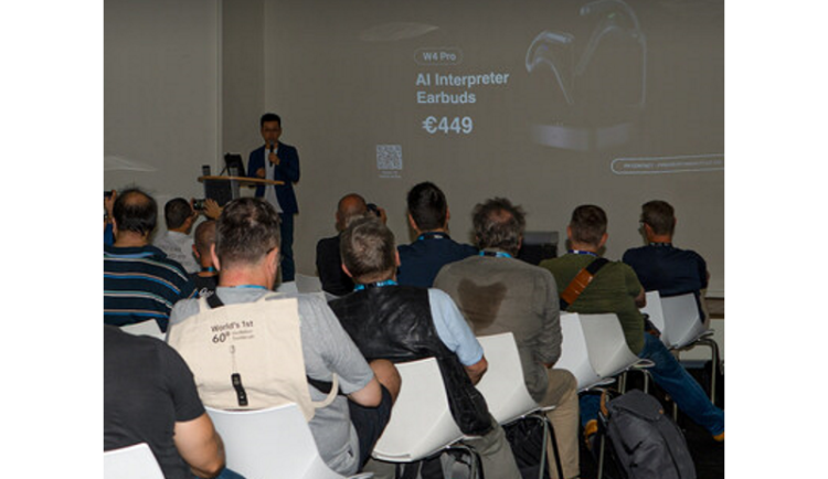 Více než jen zařízení: Timekettle představuje na veletrhu IFA 2024 tlumočící sluchátka s umělou inteligencí W4 Pro