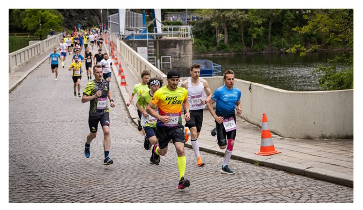 ČEZ RunTour otevře podzimní sezonu vyprodaným závodem v Brně. U přehrady poběží přes dva tisíce běžců!