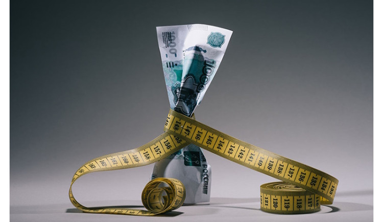 Inflace se drží na 2,2 %. Úrokové sazby budou ale klesat. Klesnou i výnosy dluhopisů a sazby hypoték