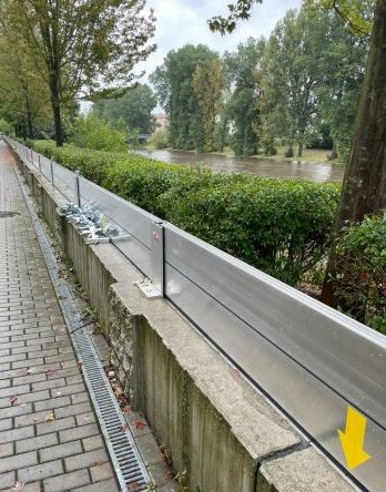 Policie hledá člověka, který v Písku poškodil protipovodňovou stěnu