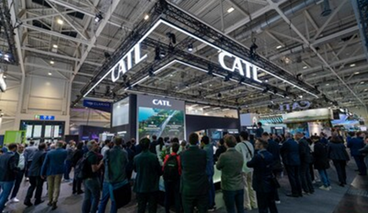 Průlom v elektrifikaci užitkových vozidel: Společnost CATL představuje revoluční systém baterií TECTRANS