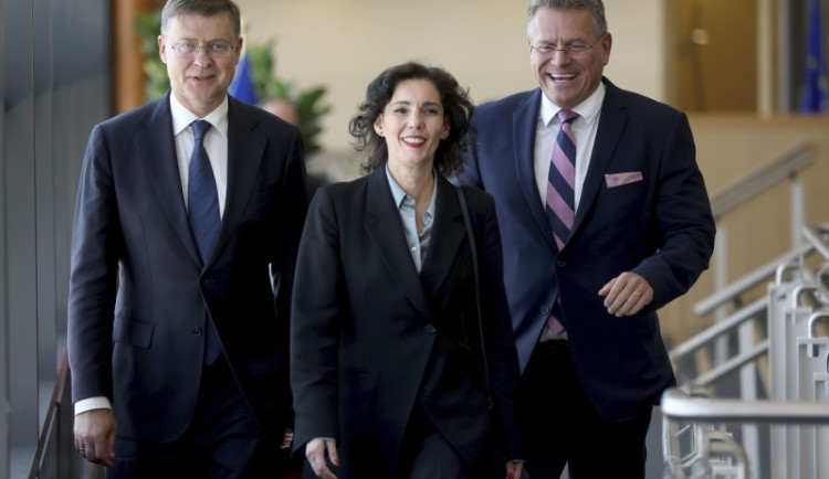 Pět komisařů, kteří s největší pravděpodobností dostanou padáka