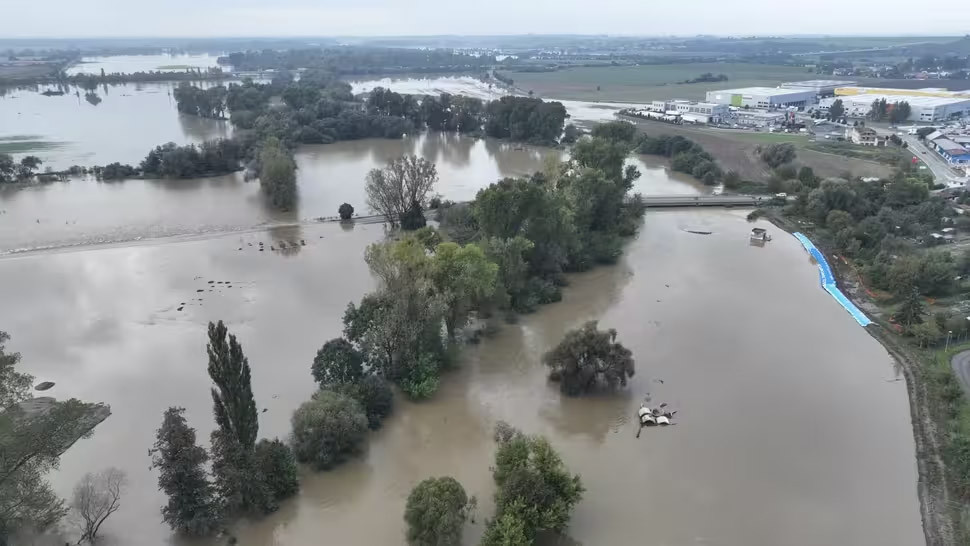 Olomoucké dvojité štěstí v neštěstí: rozestavěná protipovodňová opatření pomohla a vydržela nápor