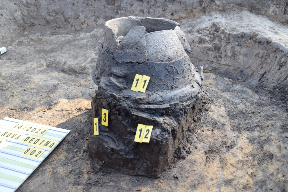 Archeologové našli u Uničova sídliště zemědělců z doby kamenné. Postavili ho na kopečku nad řekou Oskavou